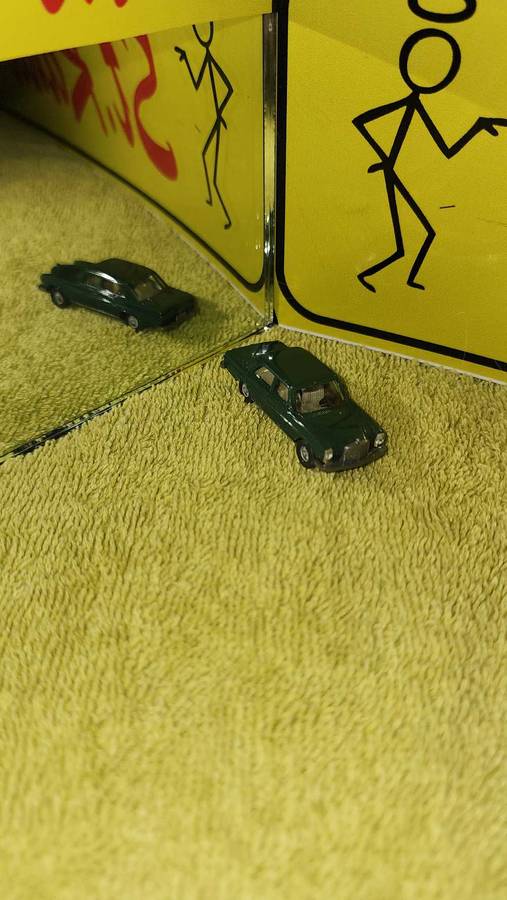 Older Mercedes Benz 200 by Wiking