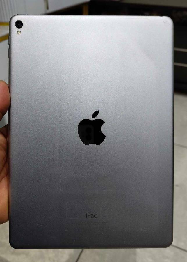 iPad Pro 9.7` (2016) 32GB wifi space gray (Pre Owned)