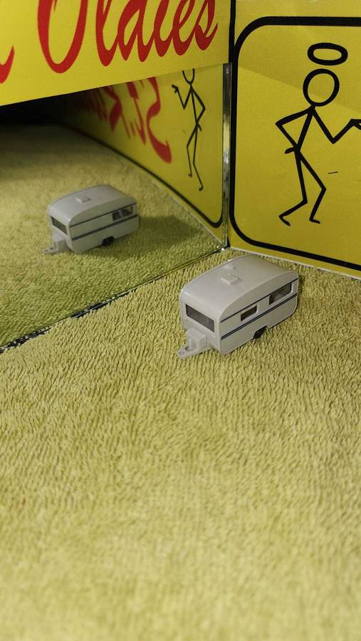 Caravan / Camper Van by Wikjng