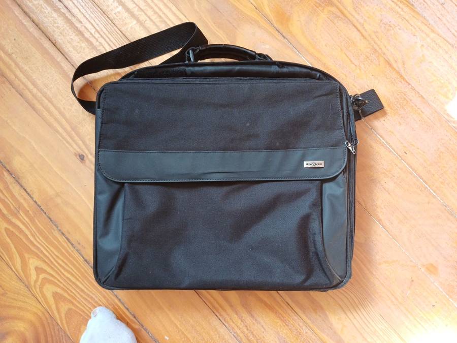 Dell Precision 3530 core I7, 16 GB RAM . 512 Nvme SSD 4GB Nvidia Dedicated Graphics