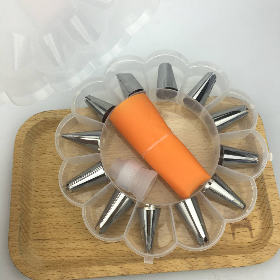 Professional Cake Decorating Head Color 14 Piece Flower Shaped Box Piping Tip  Orange