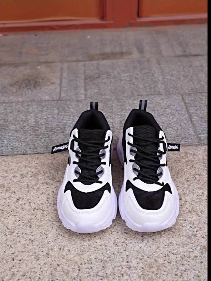 Women S Sneakers Color White And Black Sizeuk 7.5