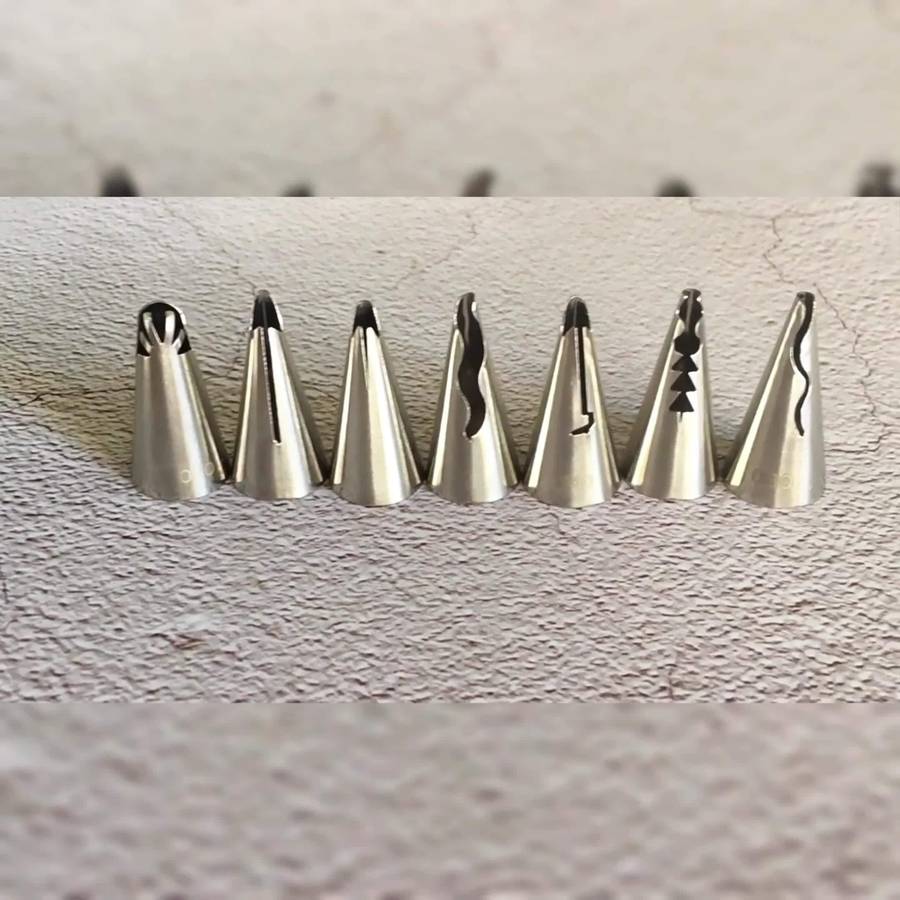 Professional Cake Decorating Head Items 7 Piece Decorating Nozzle Set