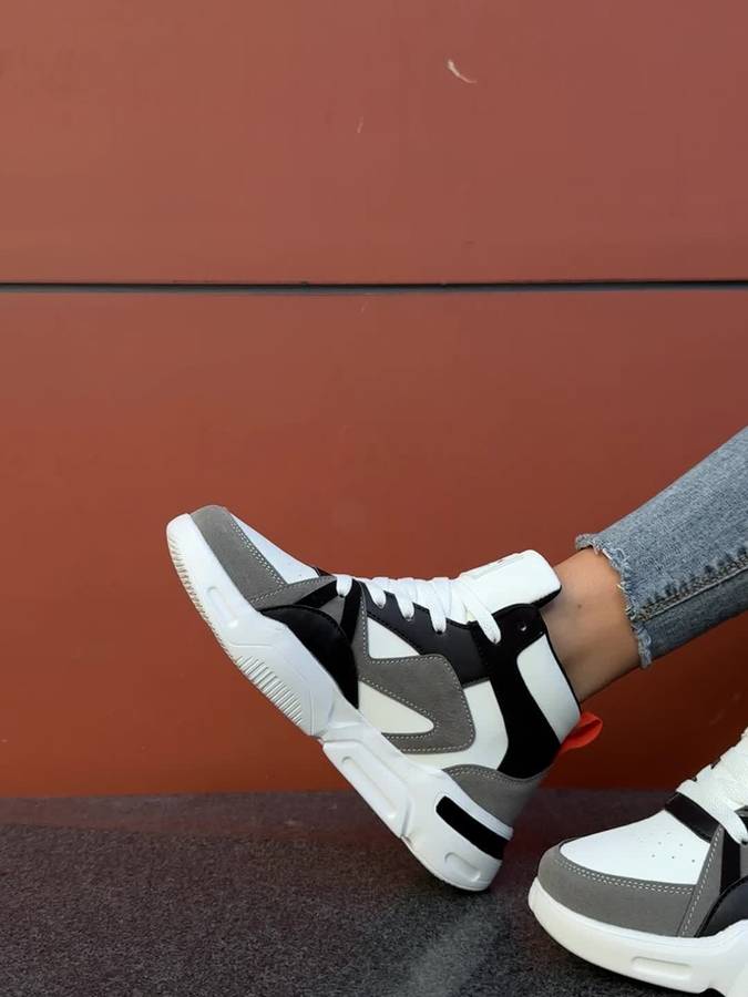 Women S Sneakers Color White And Black Sizeuk 9