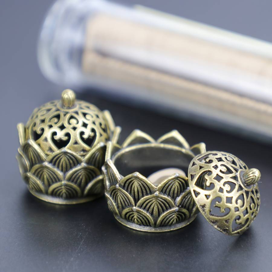 Incense Burner Color  Zen Smoke Passing Through Lotus Incense Burner