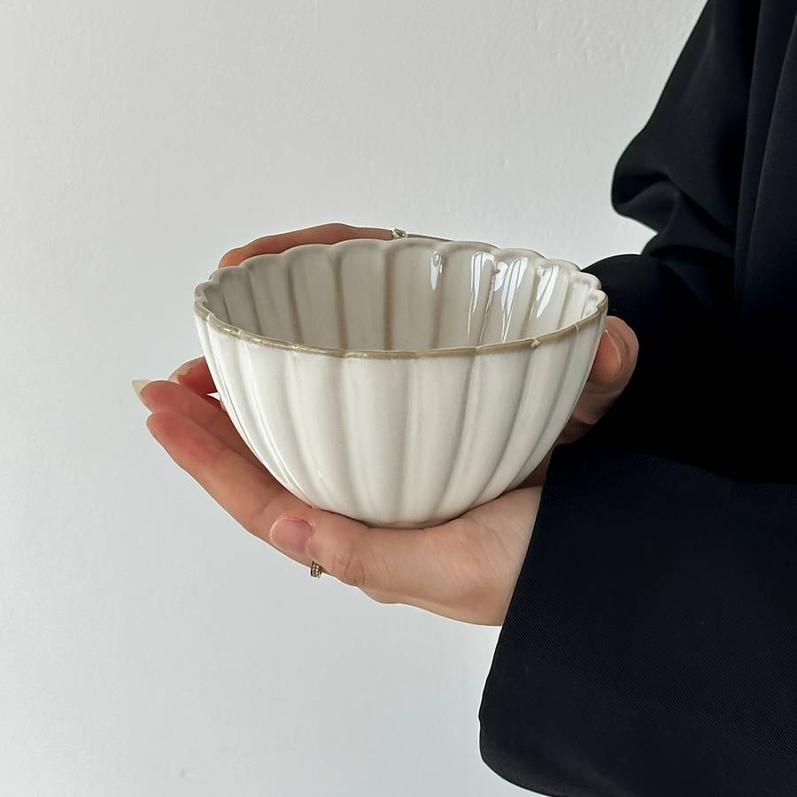 Bowl Style Chrysanthemum Items8.89 Cm