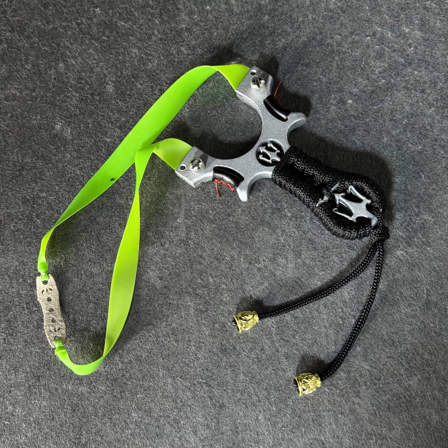 Slingshot Color Black