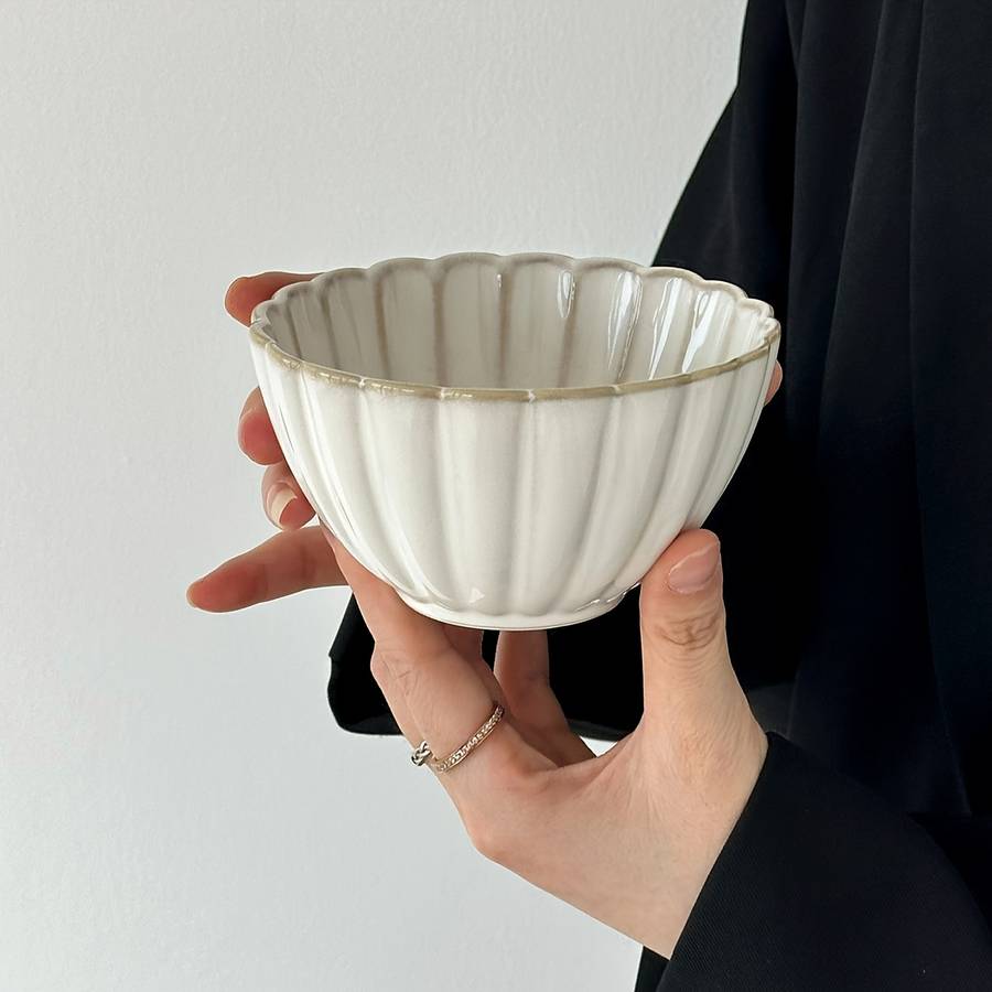 Bowl Style Chrysanthemum Items8.89 Cm