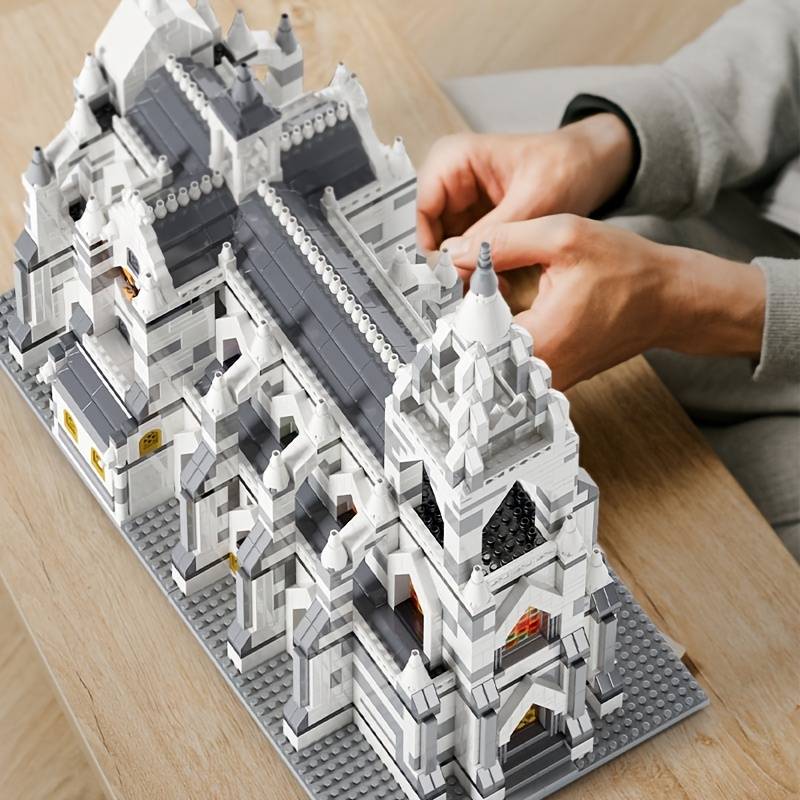 Building Toy Architectural Model Toy Set Material Abs Quantity 2908Pcs Paris Church
