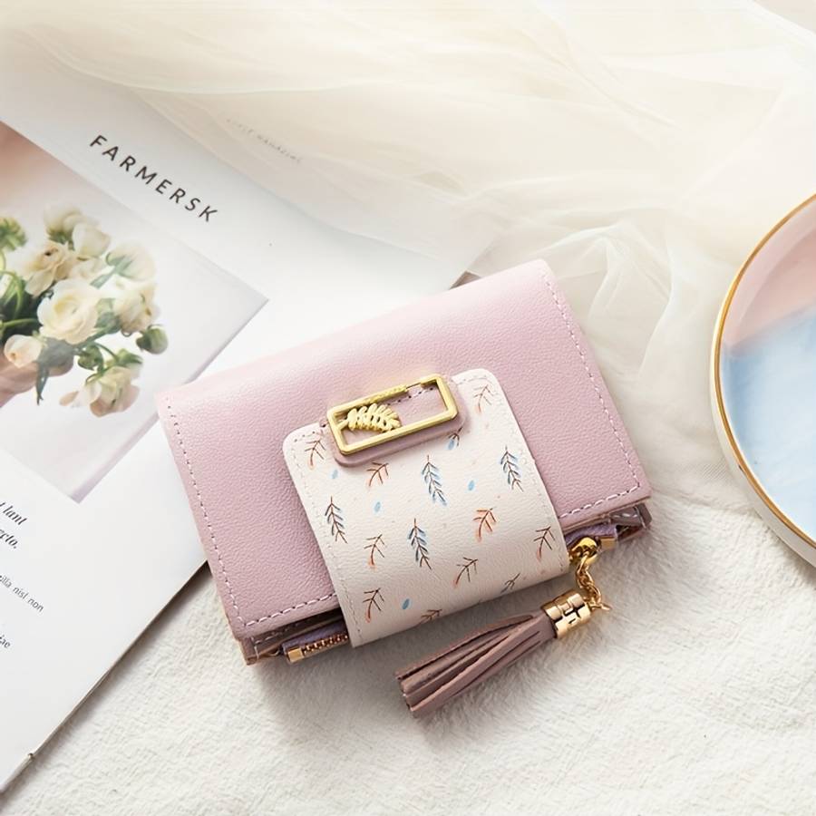 A Stylish And Cute Minimalist Wallet