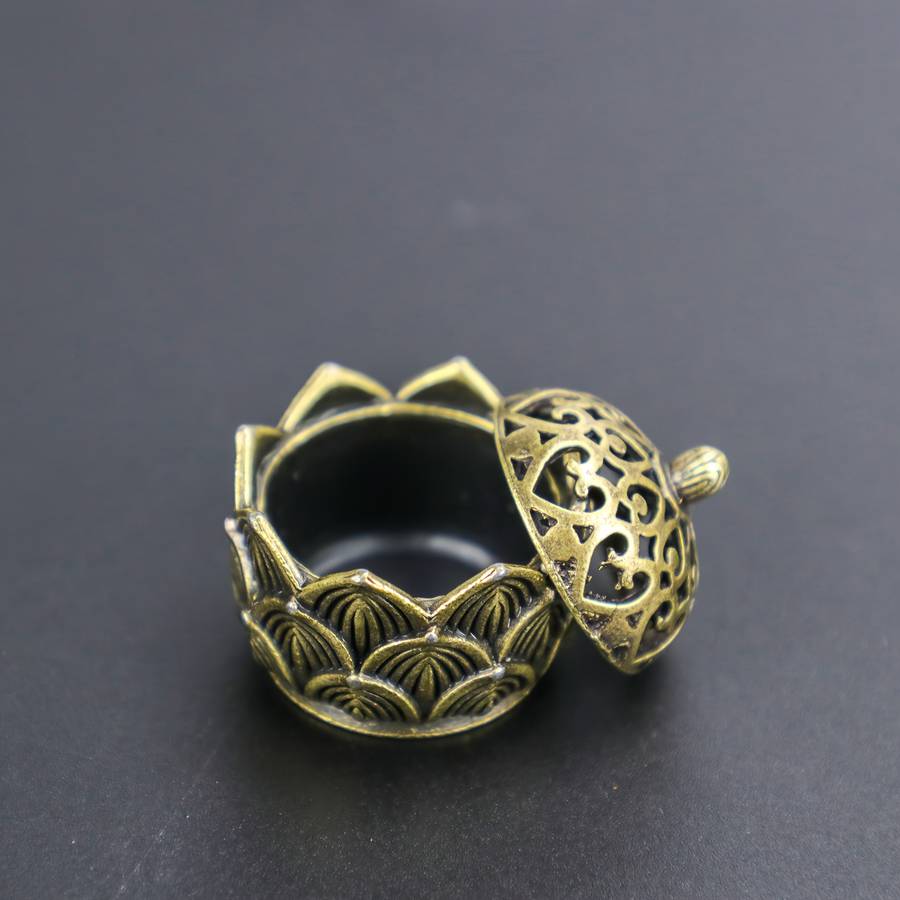 Incense Burner Color  Zen Smoke Passing Through Lotus Incense Burner