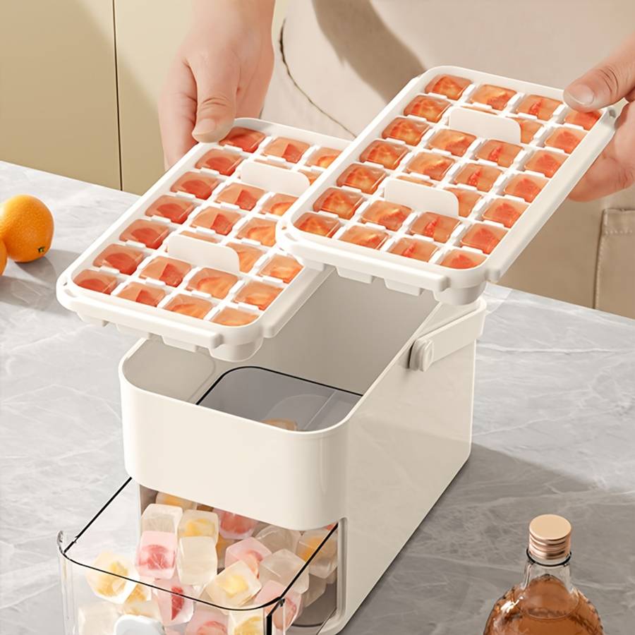 Sleek Portable Foodgrade Flexible Press Type Ice Cube Daily Beverage Use