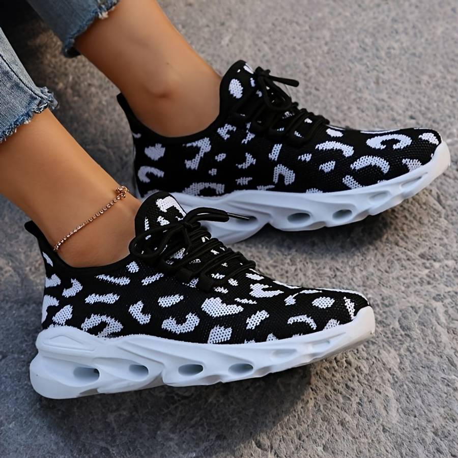 Women S Sneakers Color Black And White Spots Sizeuk 5