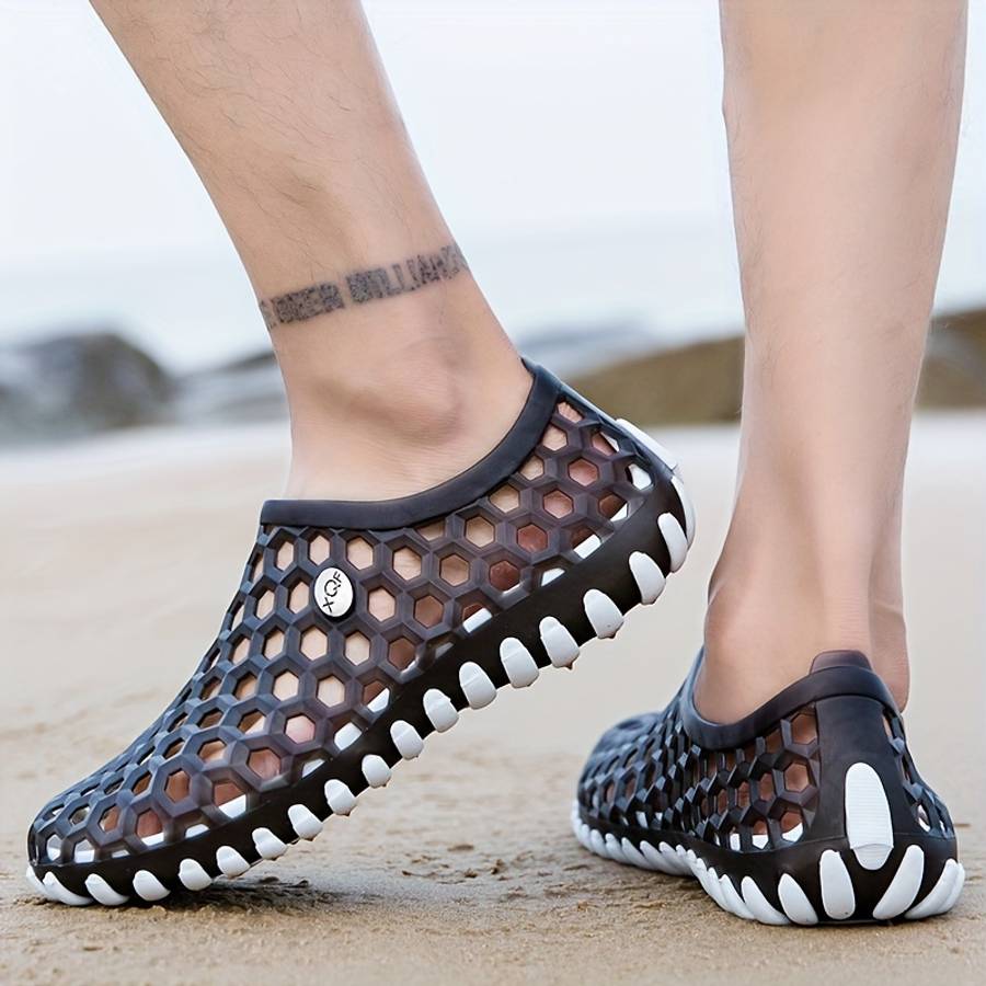 Men Slippers Summer Style Black And White Color Size Uk 8