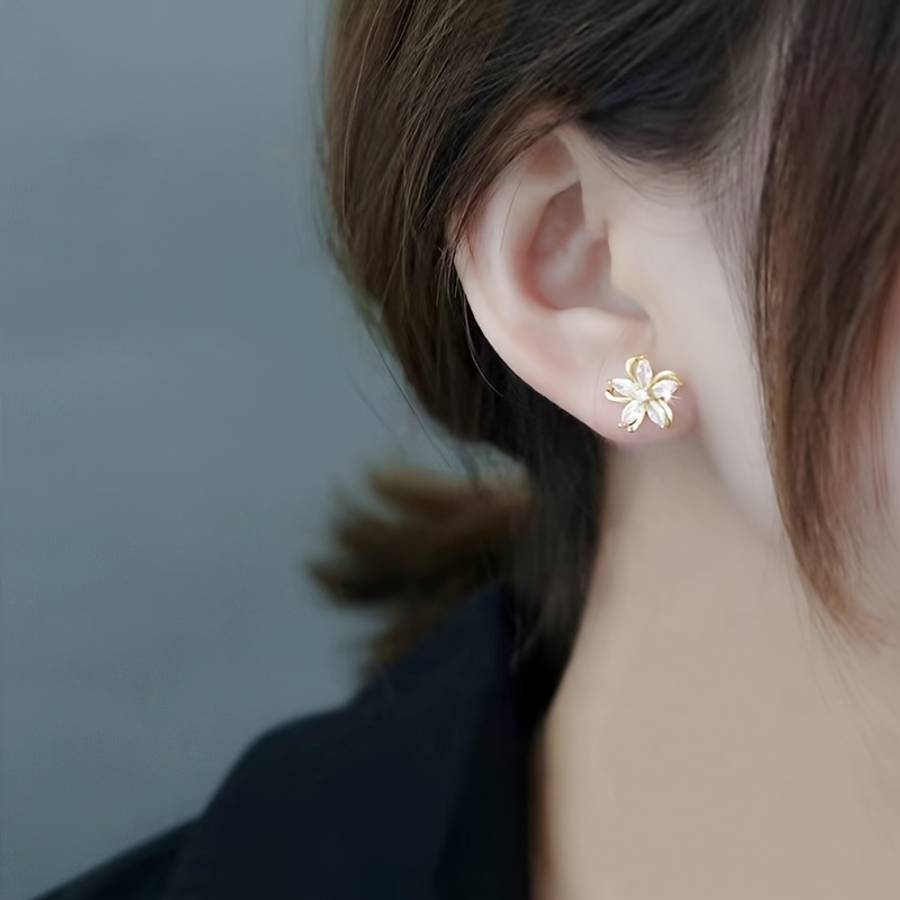 Women S Earrings Color Golden