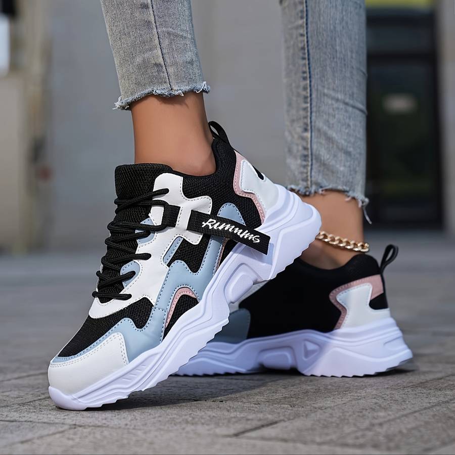Women S Sneakers Color White And Black Sizeuk 6.5