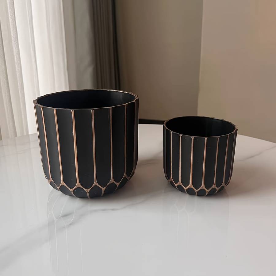Flowerpot Color Black Brushed Golden Sizecaliber 10.5*Height 9.5Cm
