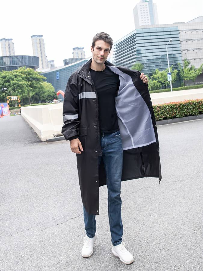 Raincoat Black Size Uk M