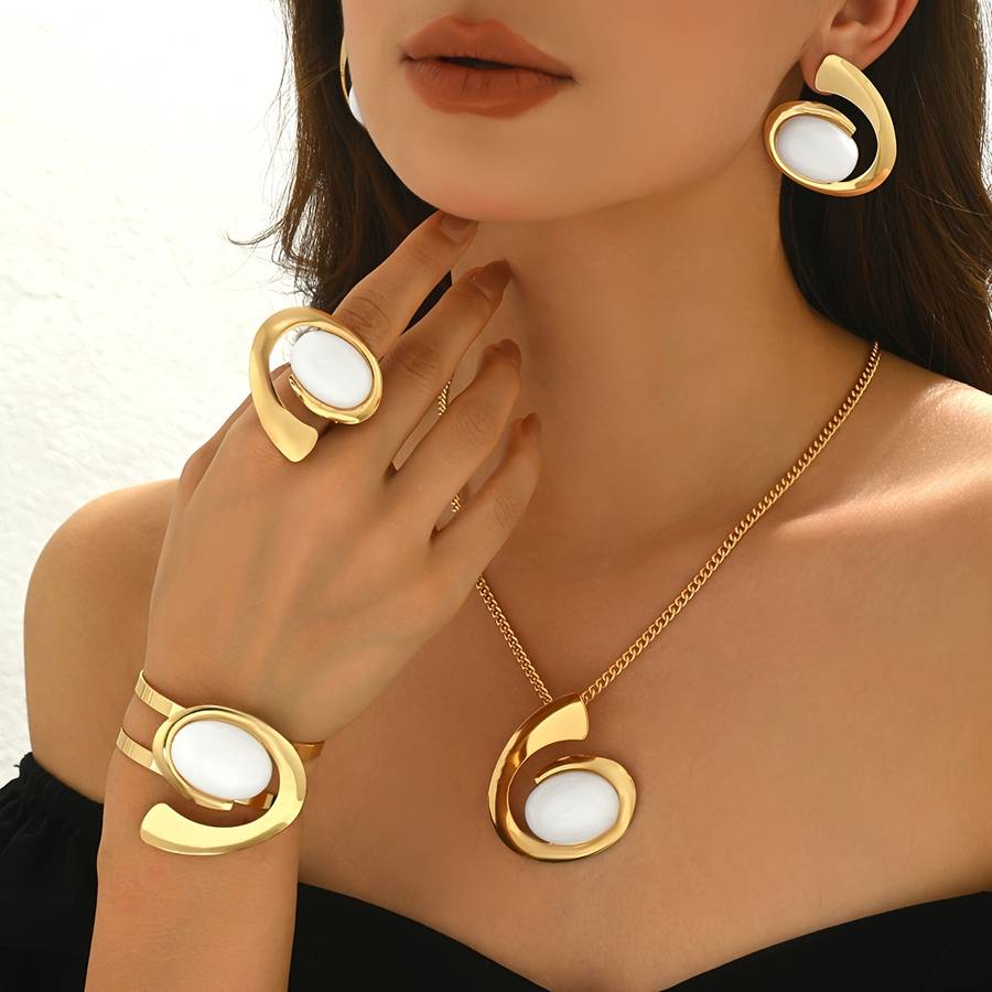 Womens Necklace Color Black