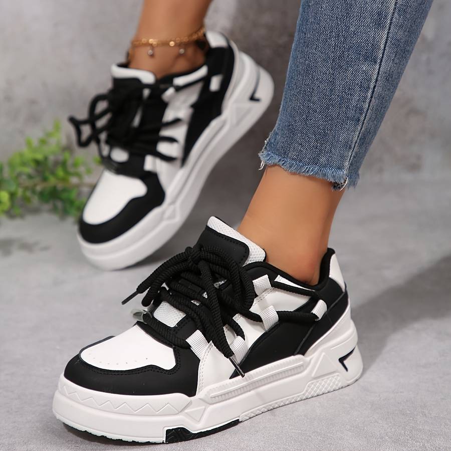 Women S Sneakers Color Black And White Color Sizeuk 5