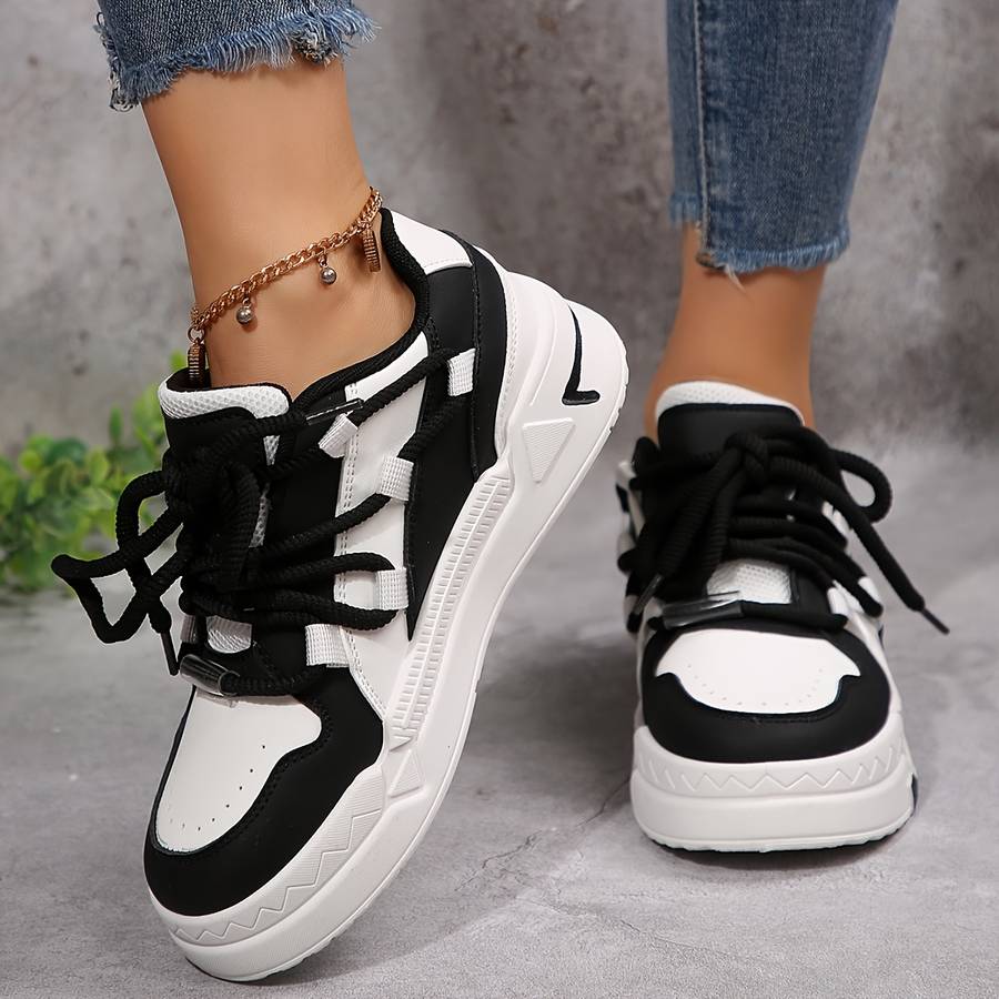 Women S Sneakers Color Black And White Color Sizeuk 5