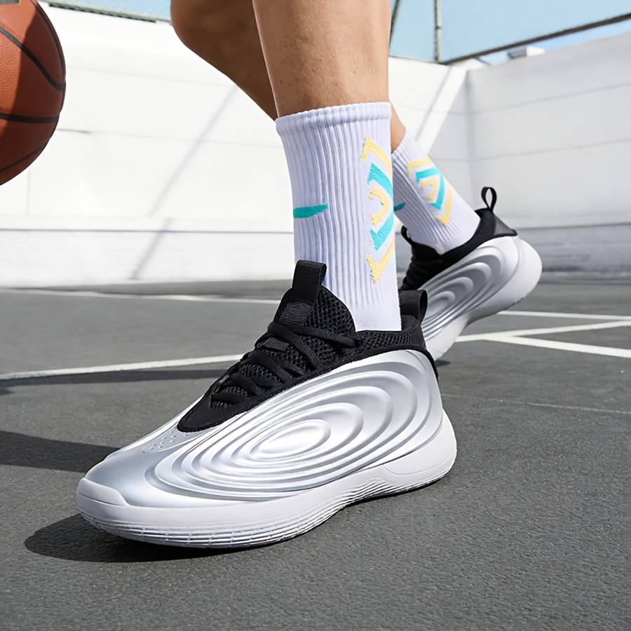 Basketball Shoes Color Black And Silvery Sizeuk 7.5