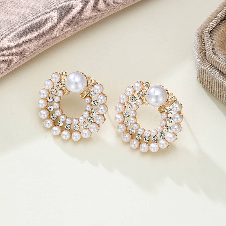 Women S Earrings Color Golden