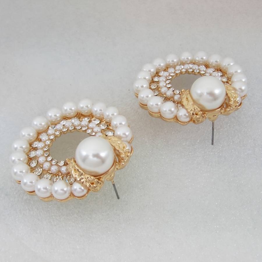 Women S Earrings Color Golden