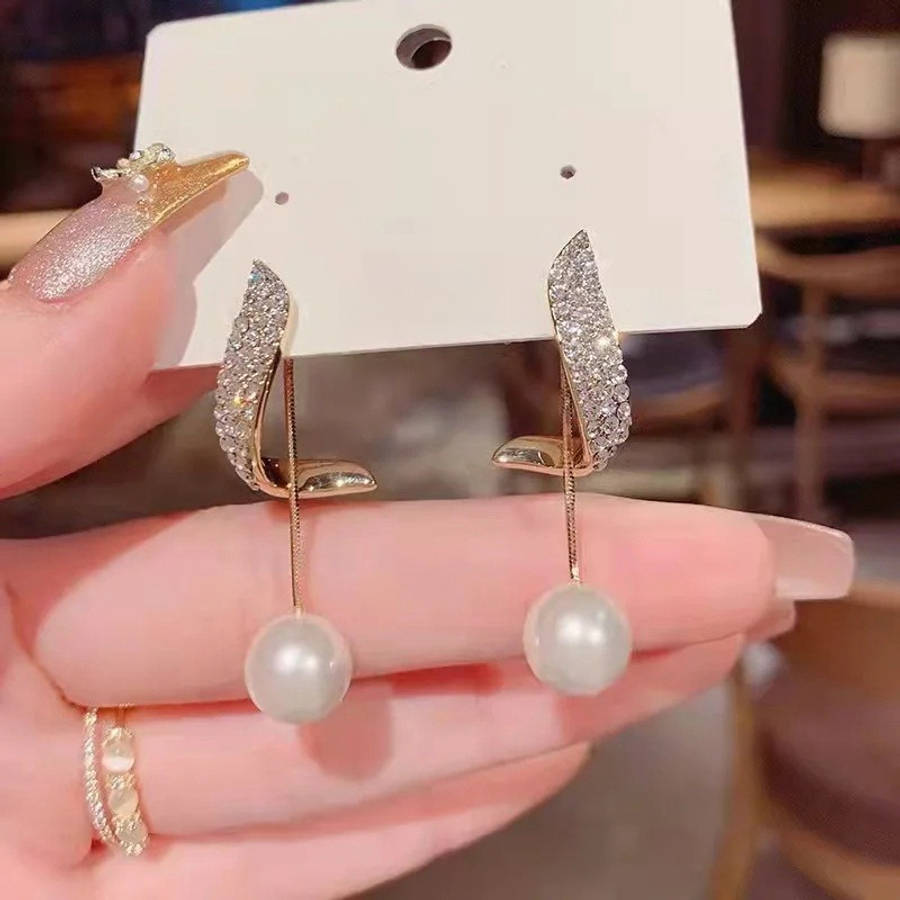 Women S Earrings Color Golden