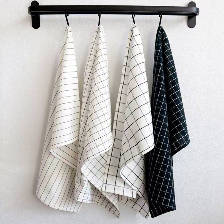 Rag Items  Black Background Black Grid