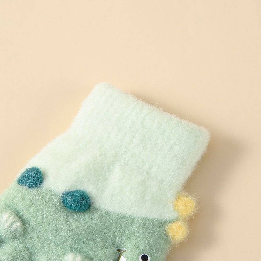 Winter Gloves Color Blue To Green Size 2 To 5Y