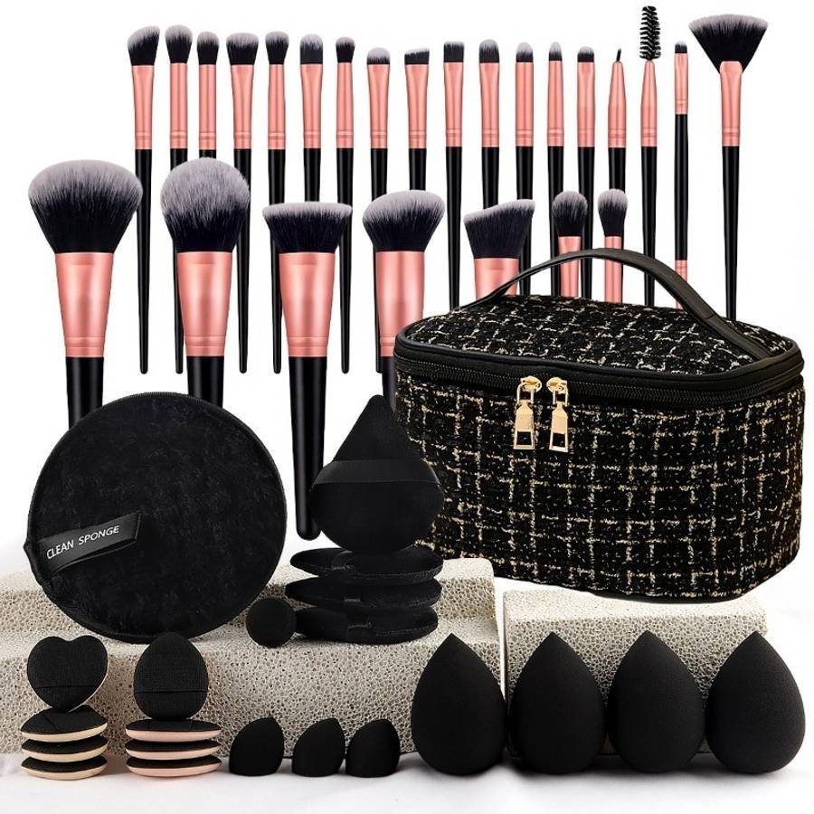 Makeup Brush Set Color 13 Black Items  Cloth Bag