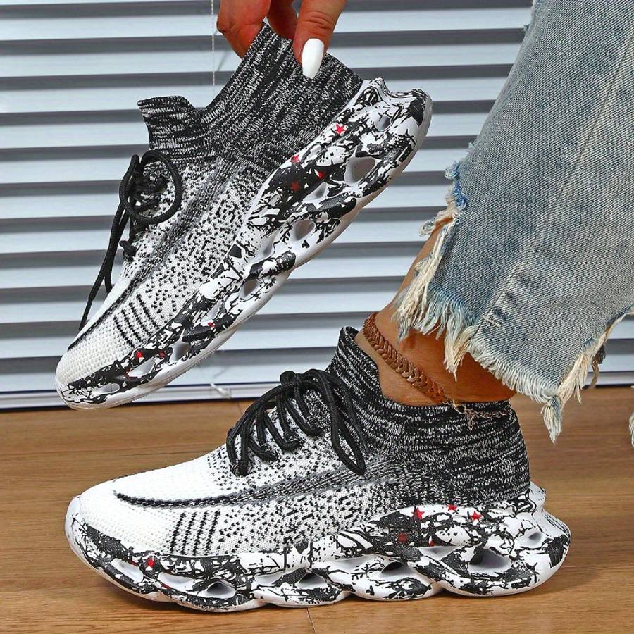Women S Sneakers Color Black And White Sizeuk 10.5
