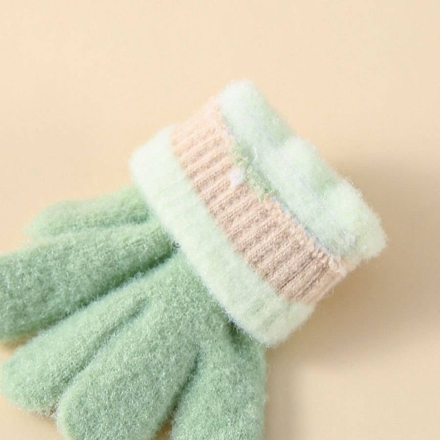 Winter Gloves Color Blue To Green Size 2 To 5Y