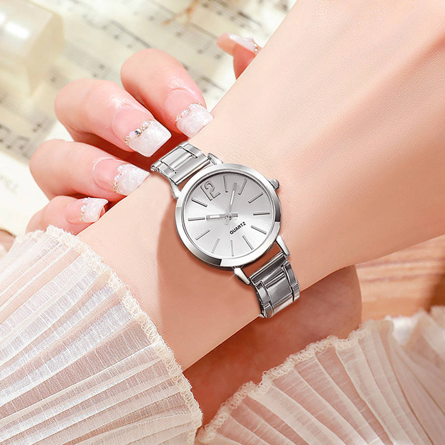 Women Light Round Dial Quartz Watch Shiny Butterfly Model Bright Silvery