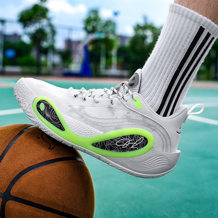 Basketball Shoes Color White And Green Sizeuk 4.5