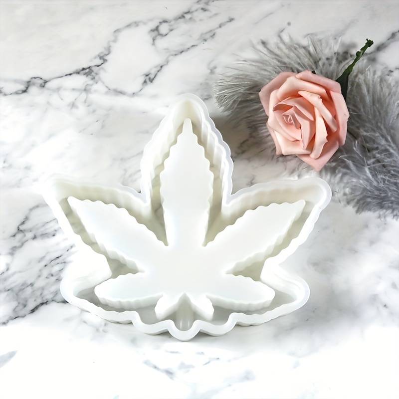 1pc DIY Crystal Drop Glue Mold Maple Leaf Ashtray Mirror Table Ashtray Storage Box Silica Gel M