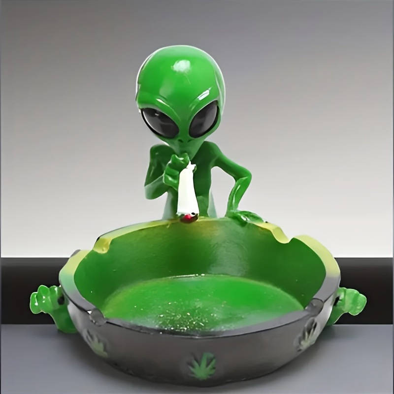 1pc Resin Alien Ashtray Decorative Statue Versatile Indoor Outdoor Use Ideal for Christmas