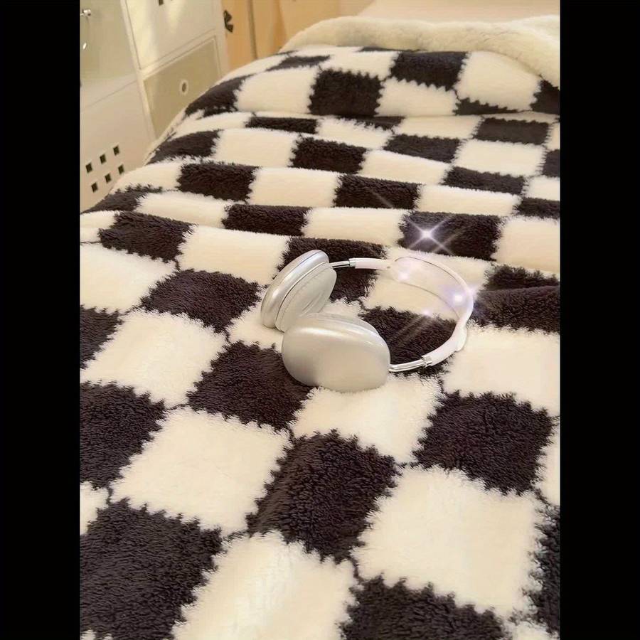 1ps Blanket Color Coffee White Plaid size 71X79inch 180X200CM