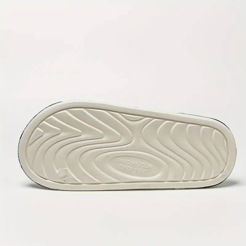 A Pair Of Unisex Stylish Sports Slippers In Black 6.5-7