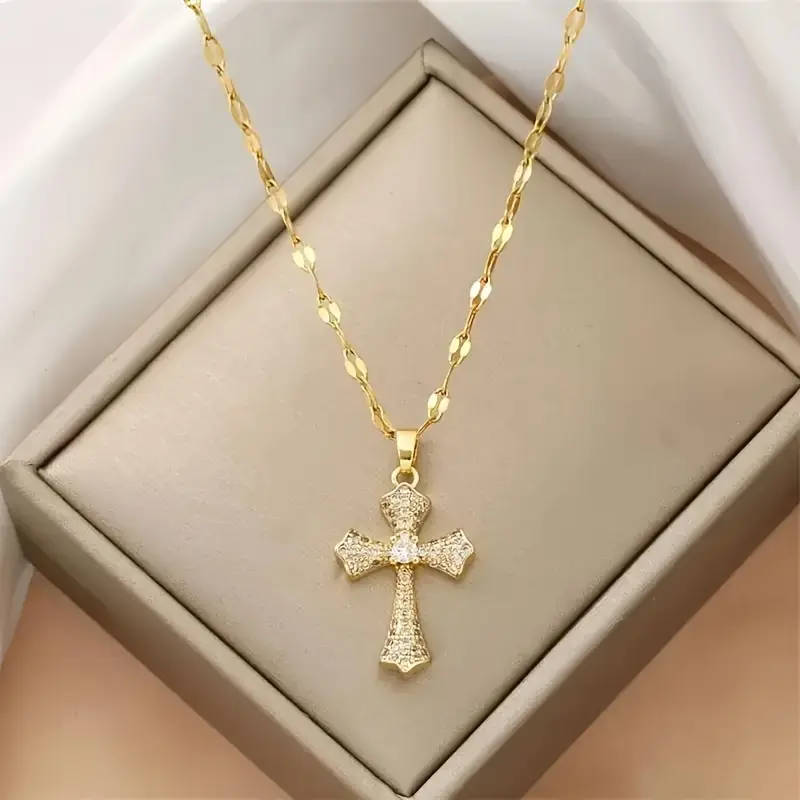 18K Gold-Plated Cross Pendant Necklace with Rhinestone Embellishments