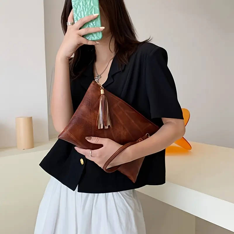 Vintage Design Handbag, Fashionable Handbag, Women's Vegan Leather Wrist strap