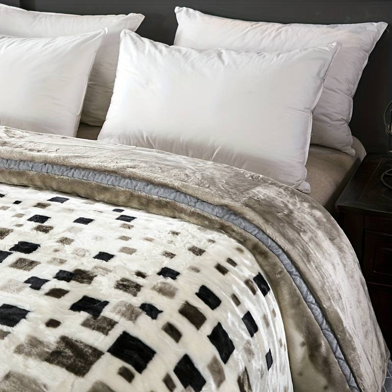 1ps Blanket Color Black And White Style size 200x230cm 78.74x90.55inch