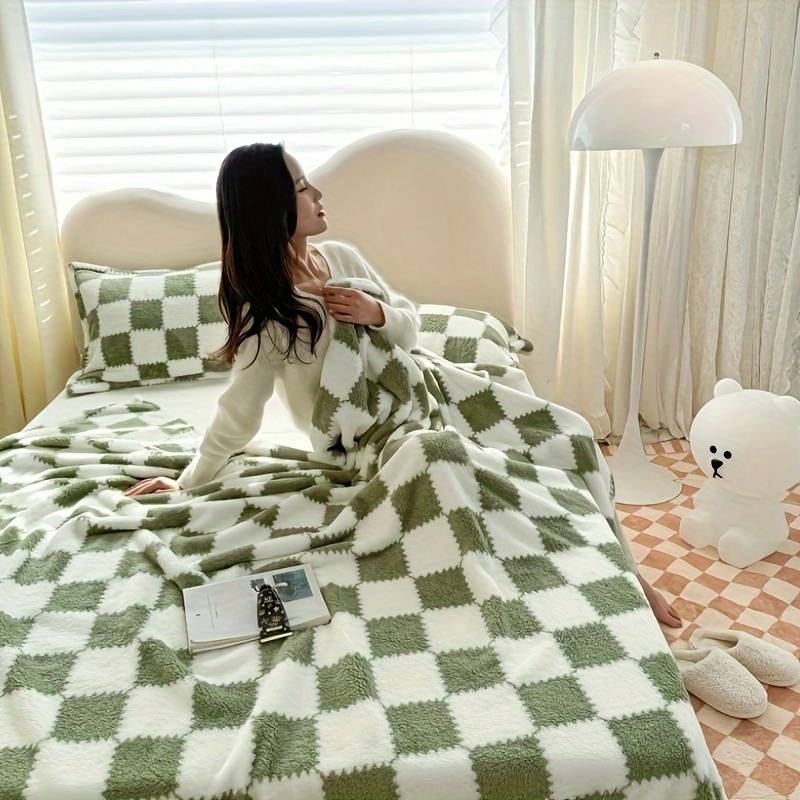 1ps Blanket Color Yellow And White size 100x150cm 39.3x59.05inch