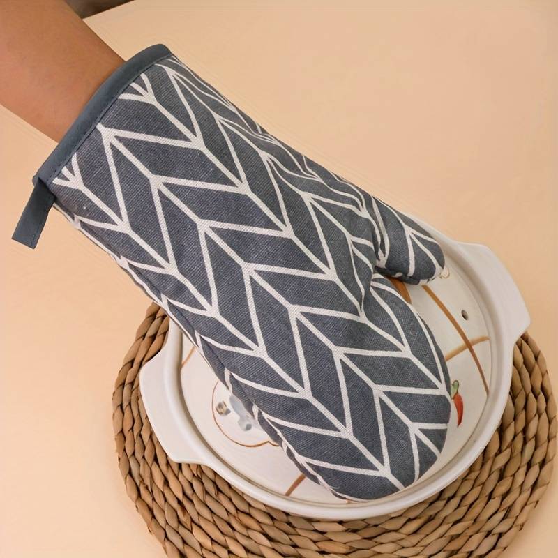 Pair of Nordic Style Heat-Resistant Oven Mitts Anti-Burn Microwave Gloves High-Temperature R