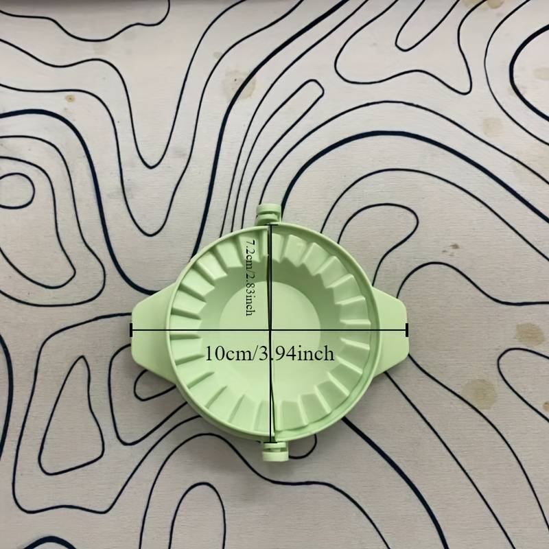 DIY Empanada Maker 1pc Plastic Crescent Cookie Cutter Dumpling Press Mold with Scalloped Edg