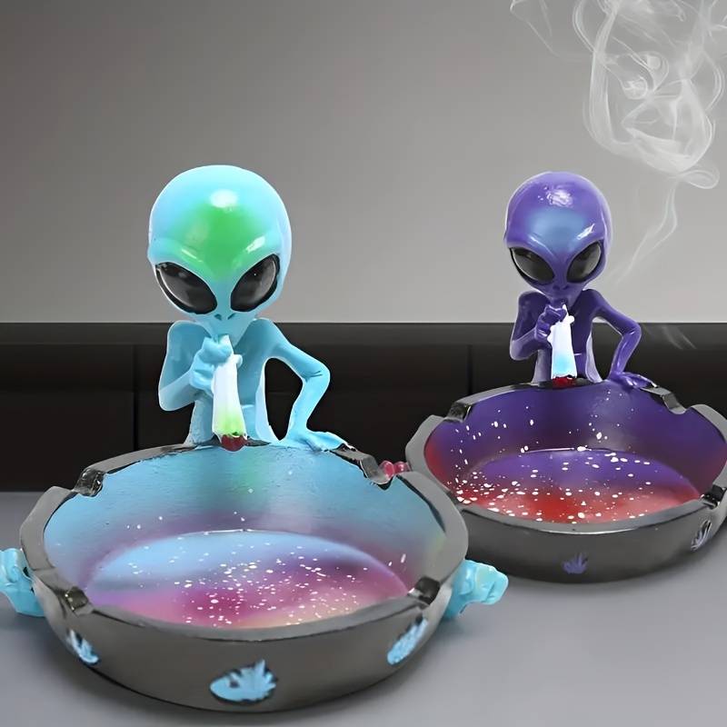 1pc Resin Alien Ashtray Decorative Statue Versatile Indoor Outdoor Use Ideal for Christmas