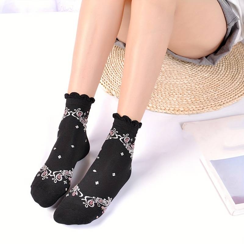 5 Pairs Black Series Flowers One Size High Elastic Socks