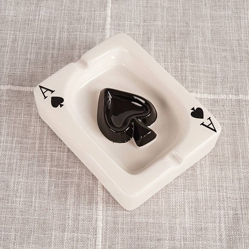 1pc Creative Poker Ceramic Ashtray Simple and Fashionable Ashtray Portable Home Office Desk Ashtr