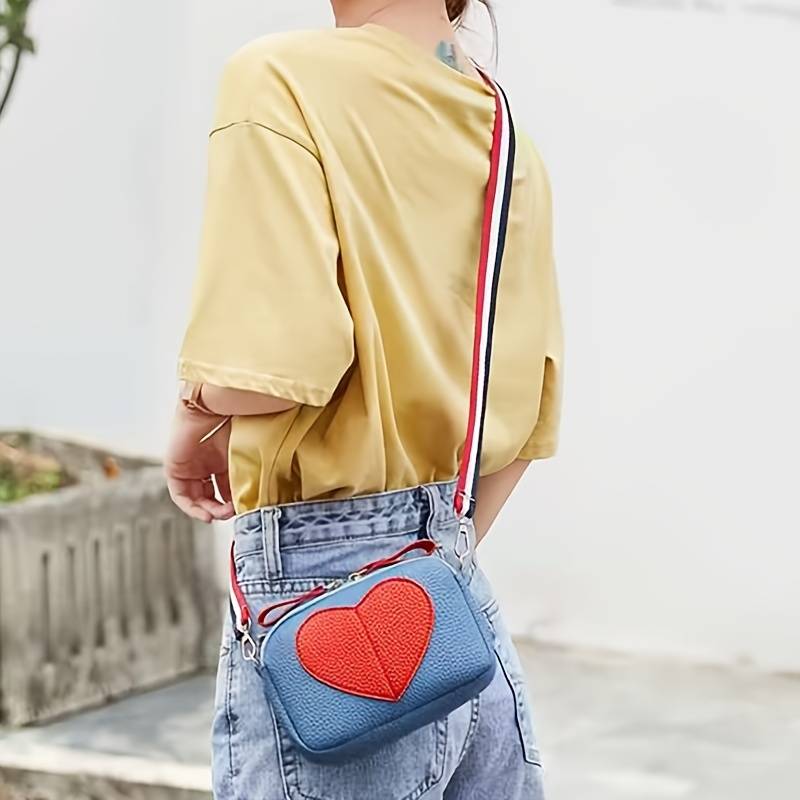 1pc Lightweight Black PU Heart-Shaped Pouch with Adjustable Strap Casual Zipper Phone Bag Ideal